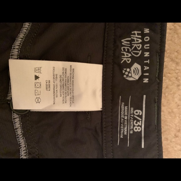 Mountain Hardwesr Women’s shorts - Picture 4 of 4